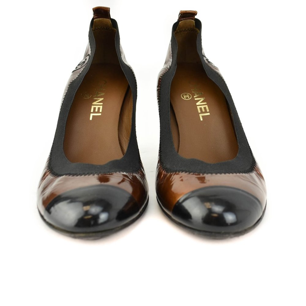 CHANEL: Black/Copper, Patent Leather "CC" Logo Heels/Pumps - Picture 4 of 10